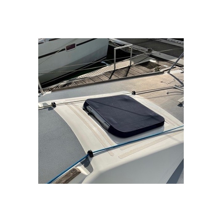 Porthole covers | Sailmaker in France - Custom Boat Sails