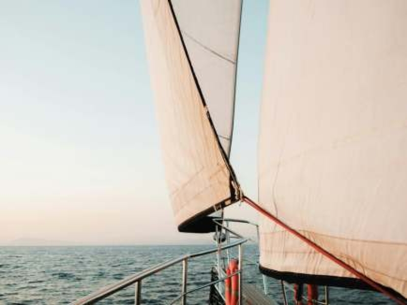 Comment fonctionnent réellement les voiles d’un voilier ?
